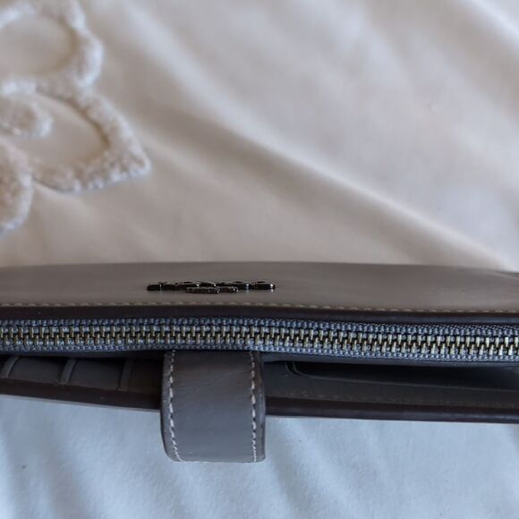COACH SKINNY WALLET🩶 Gray And Gunmetal - Picture 13 of 16